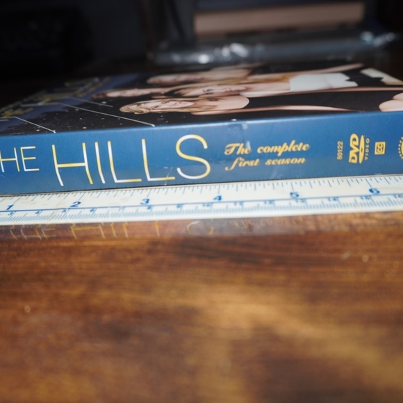 The Hills The Complete First Season DVD - 2007 - MTV Season 1 (3 Disc Set) - Picture 2 of 7